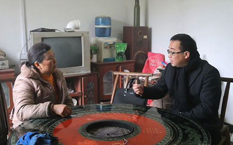 恩施國投公司到扶貧村開展走訪慰問活動