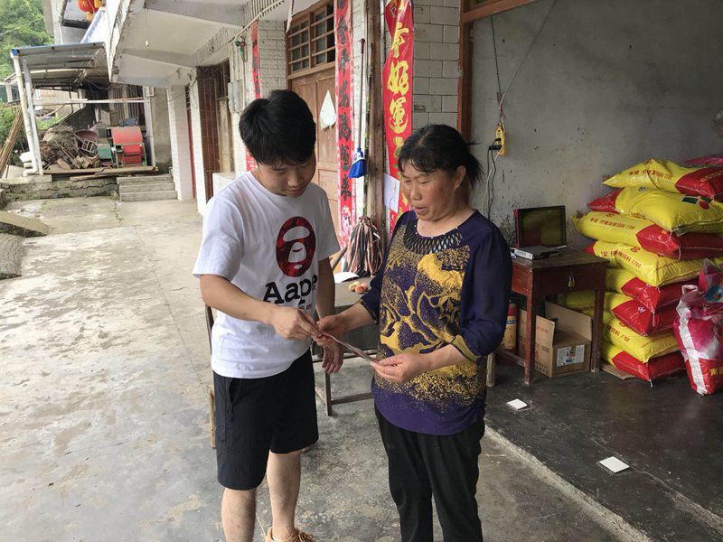 恩施州國投公司深入開展普紀(jì)普法宣傳教育活動(dòng)