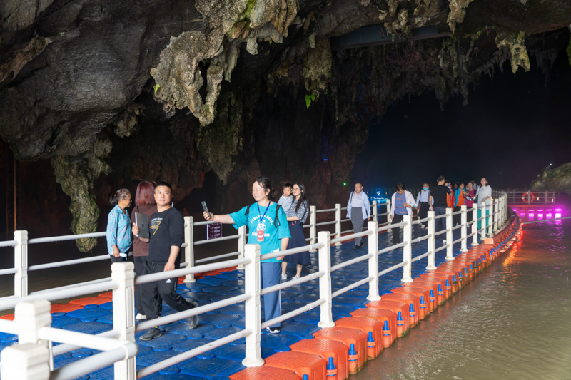 1654045556632073.jpg 浮橋打卡.jpg