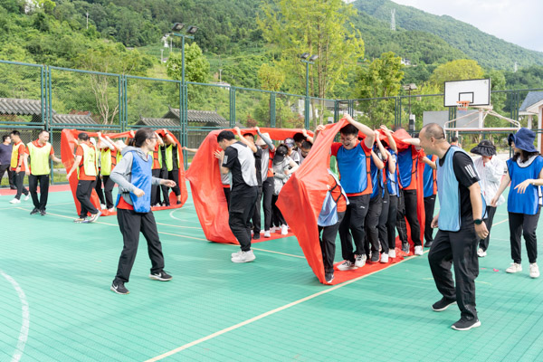 州國投公司與州高新投公司舉辦聯(lián)誼活動(dòng)