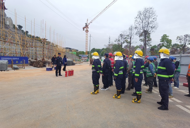 恩施土司城、龍麟宮景區(qū)開展 消防、防汛、防暴應(yīng)急演練