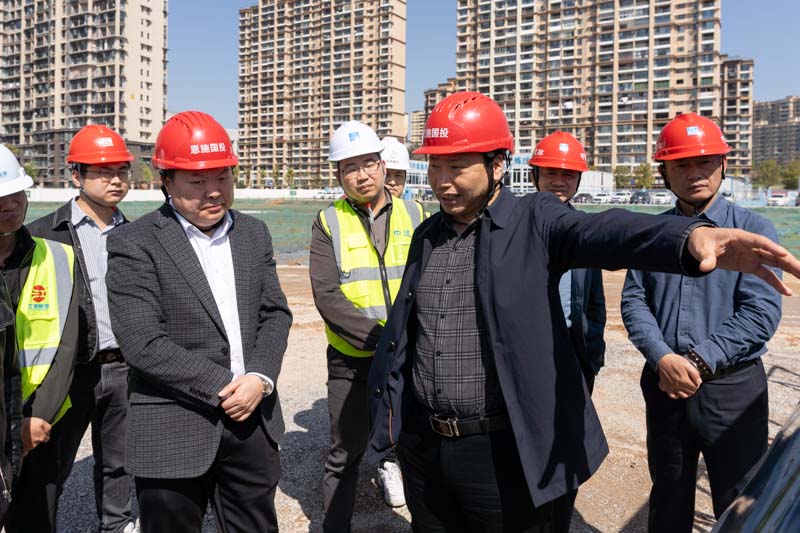 董事長(zhǎng)胡明義到集團(tuán)部分在建重點(diǎn)項(xiàng)目調(diào)研